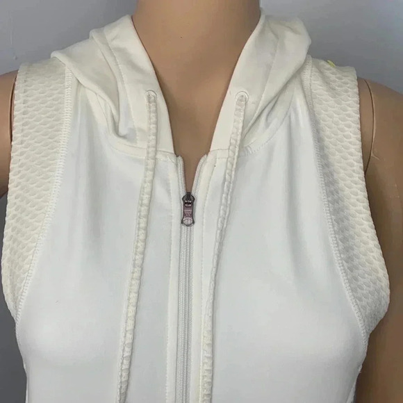 Calia by Carrie Underwood | Effortless Mesh Zip Up Sleeveless Hoodie - Picture 2 of 6